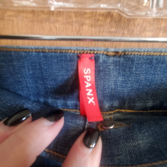 SPANX EVERYWHERE WIDE LEG DENIM JEANS. PATCH POCKET SZ LARGE Cropped - Picture 4 of 6